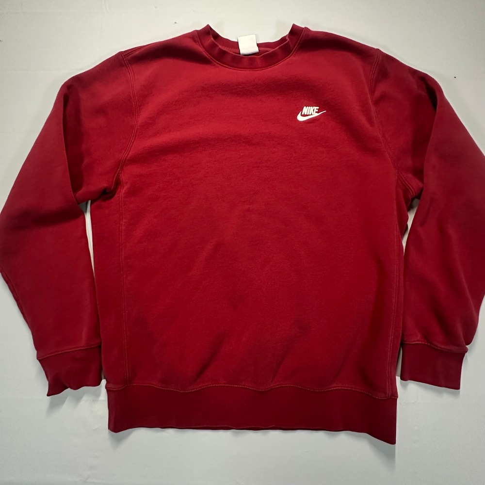 Nike Mens Medium Red Crewneck Sweatshirt Embroidered Swoosh Fleece Pullover
